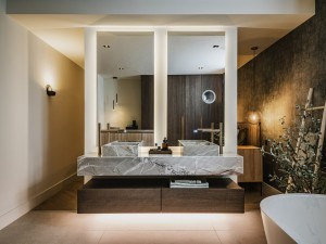 Lustro Shape 04 + Ambilight